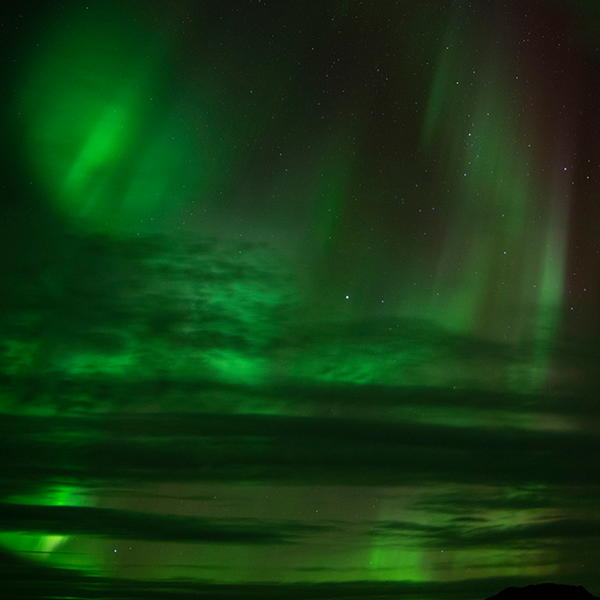 aurora boreale con acqua